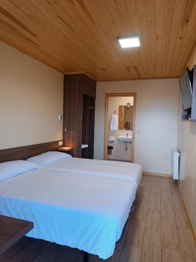 112 Motel *