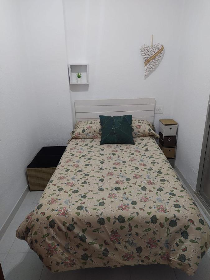 A 50m De La Playa Con Parking Privado. *