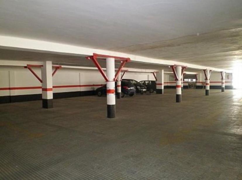 A 50m De La Playa Con Parking Privado.