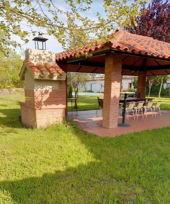 Granja De Cantarinas * Ciudad-Rodrigo