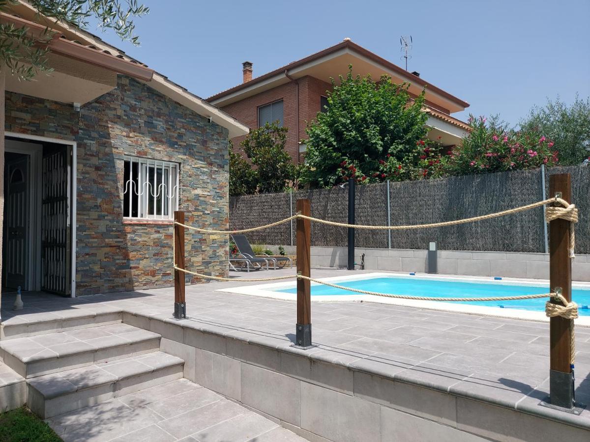 Сasa de vacaciones Cerca De Barcelona, Y Entre Tres Parques Naturales, Casa De 4 Y 2 Banos Con Piscina, Barbacoa Y Chimenea *