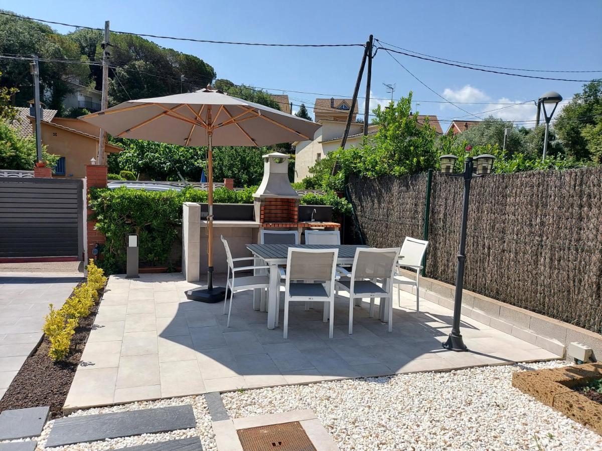 Cerca De Barcelona, Y Entre Tres Parques Naturales, Casa De 4 Y 2 Banos Con Piscina, Barbacoa Y Chimenea