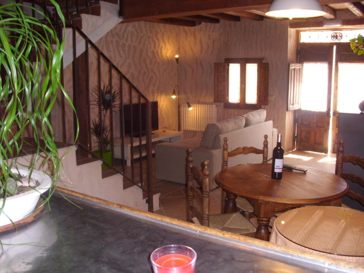 Сasa de vacaciones Con Jacuzzi Taberna Del Tio Pedro Cabanas de Polendos