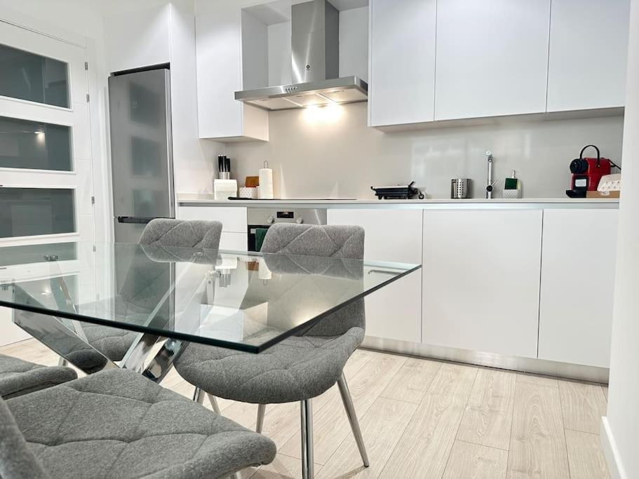Apartment New Port, Free Parking Ybh3l