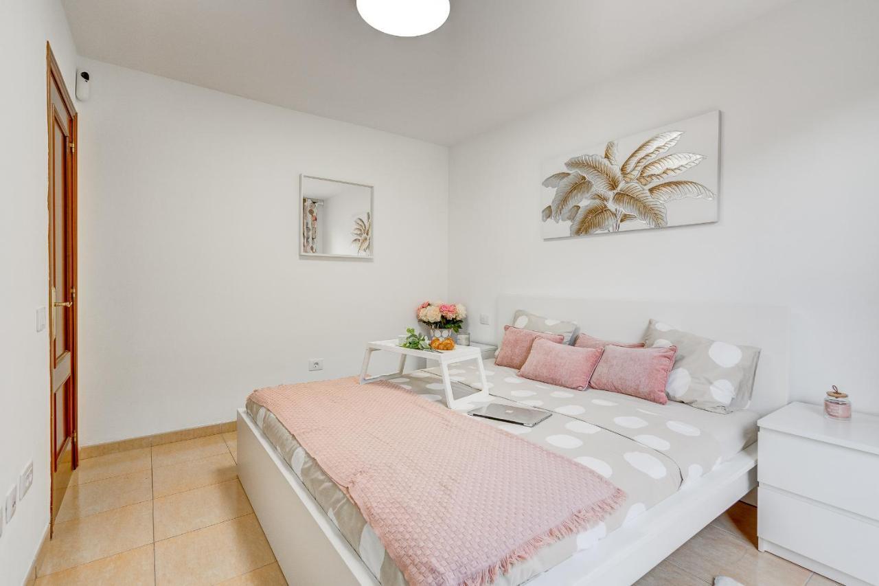 Apartamento Bright Retreat With Lush Outdoor Space *