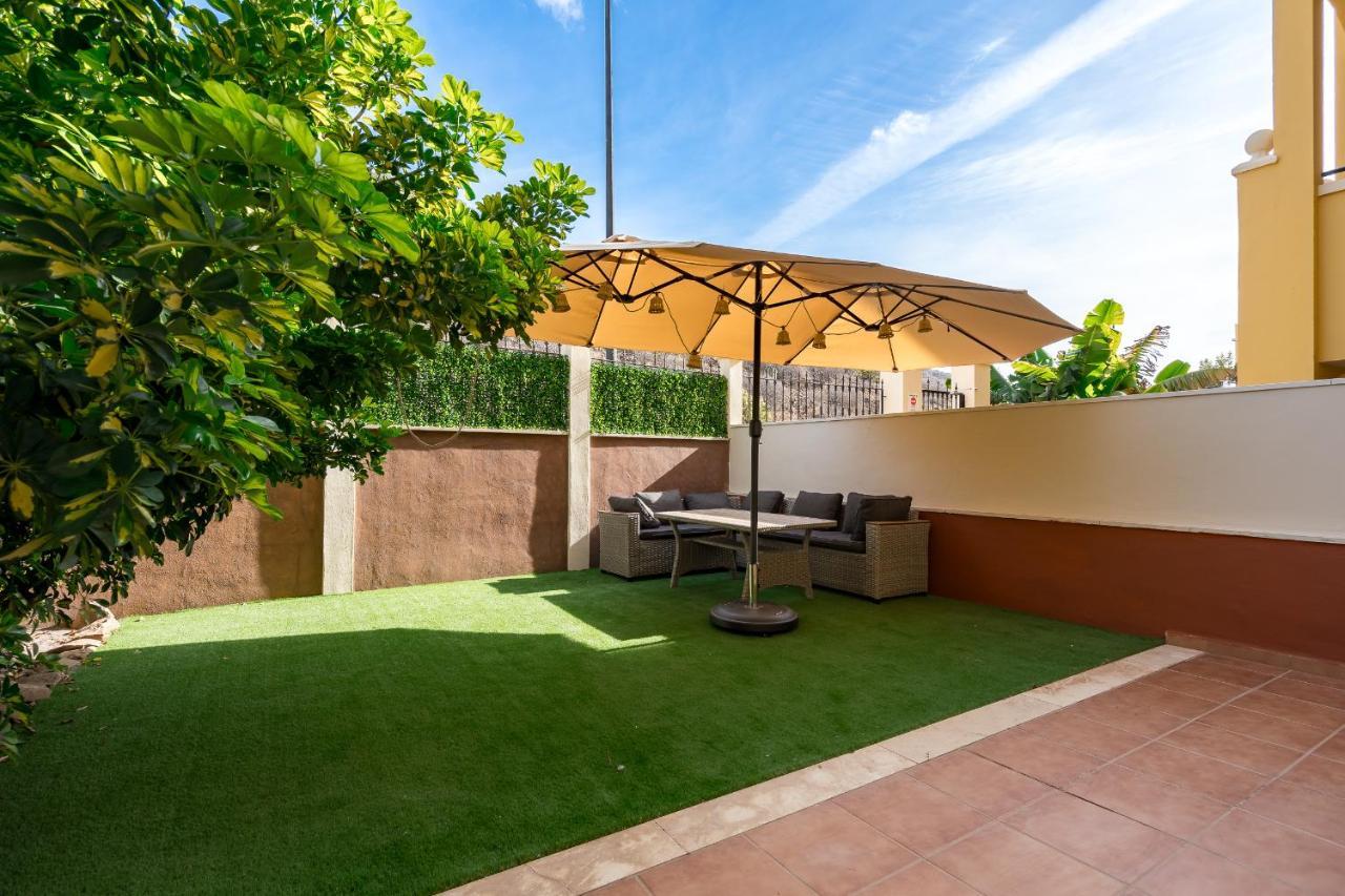Apartamento Bright Retreat With Lush Outdoor Space