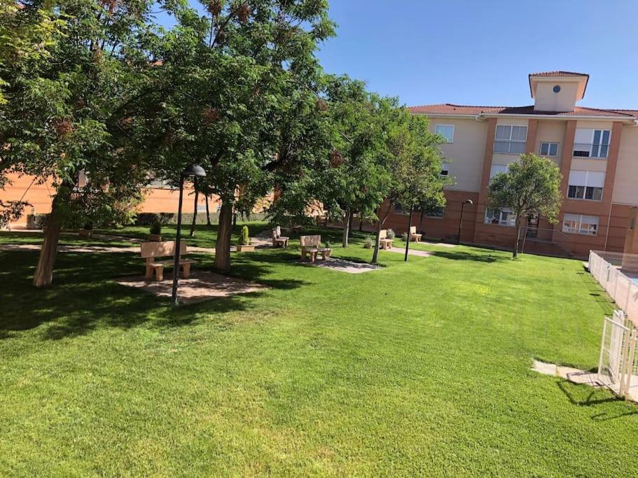 Vut El Parque Piso 3dormitorios 2banos Parking Gratis En El Centro Apartamento