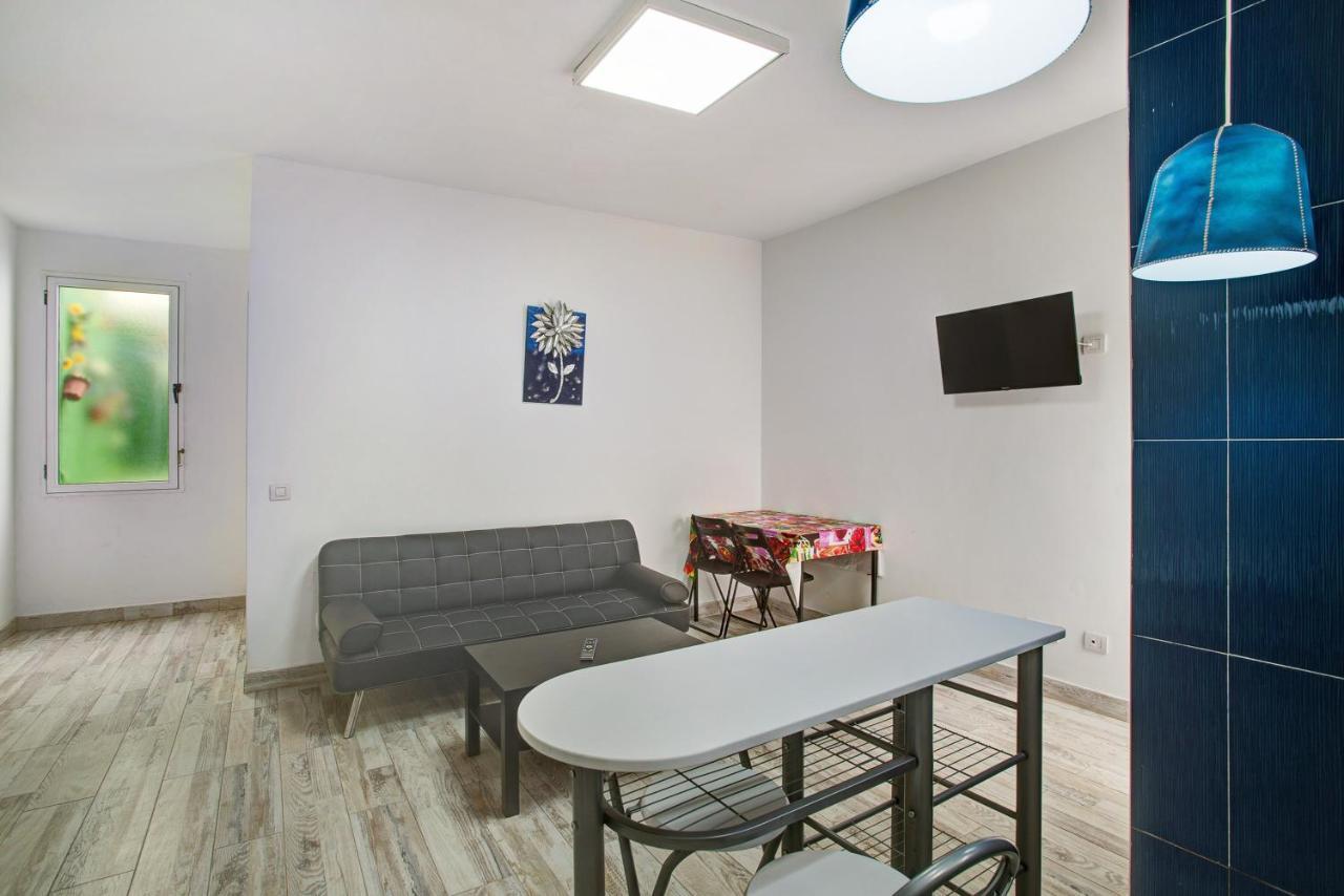 B 3 En Vecindario Apartamento