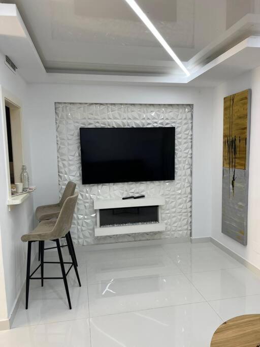 Morderno & Elegante Adosado En Golf &