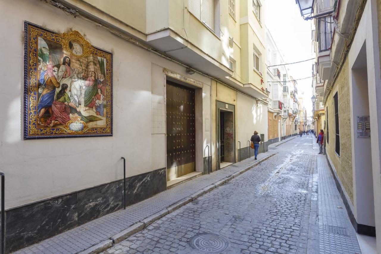 Apartamento Con Patio En Centro Cádiz