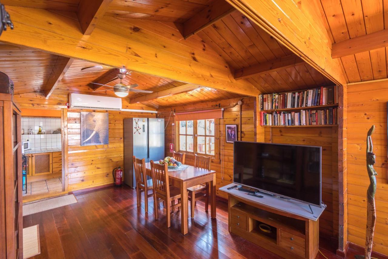 2br House - Private Pool & Terrace