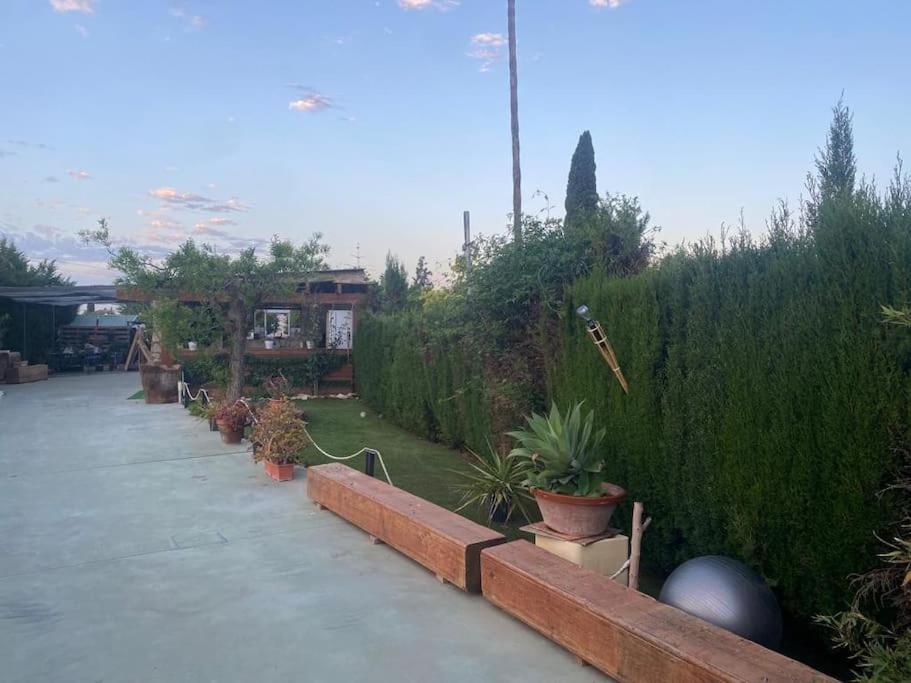 With Shared Pool. Apartamento