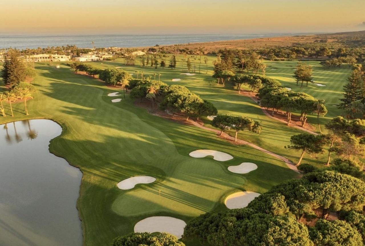 Casasotopolo, Sotogrande, Sleeps 8, Private Rooftop Pool, Easy Free Parking Villa *