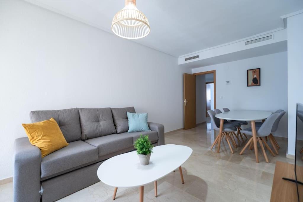 Amplio Apartamento 2 Dormitorios Cerca De La Playa Apartment