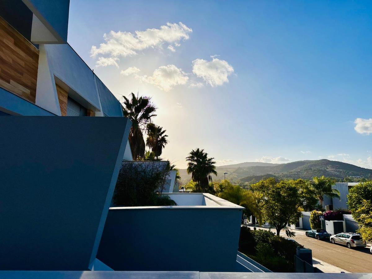 Casasotopolo, Sotogrande, Sleeps 8, Private Rooftop Pool, Easy Free Parking Villa San Enrique de Guadiaro