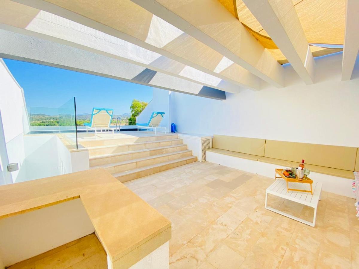 Villa Casasotopolo, Sotogrande, Sleeps 8, Private Rooftop Pool, Easy Free Parking *