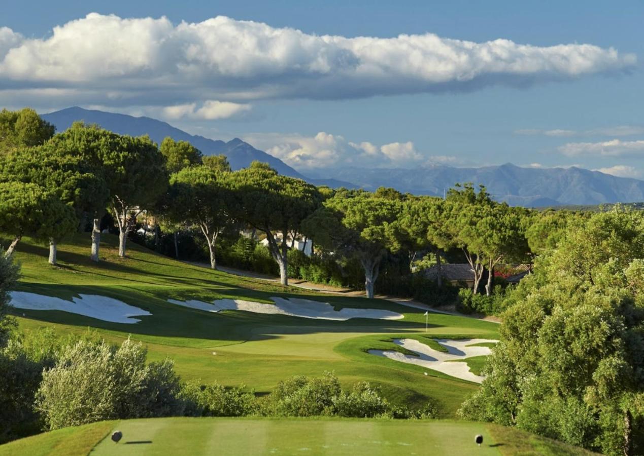 Casasotopolo, Sotogrande, Sleeps 8, Private Rooftop Pool, Easy Free Parking