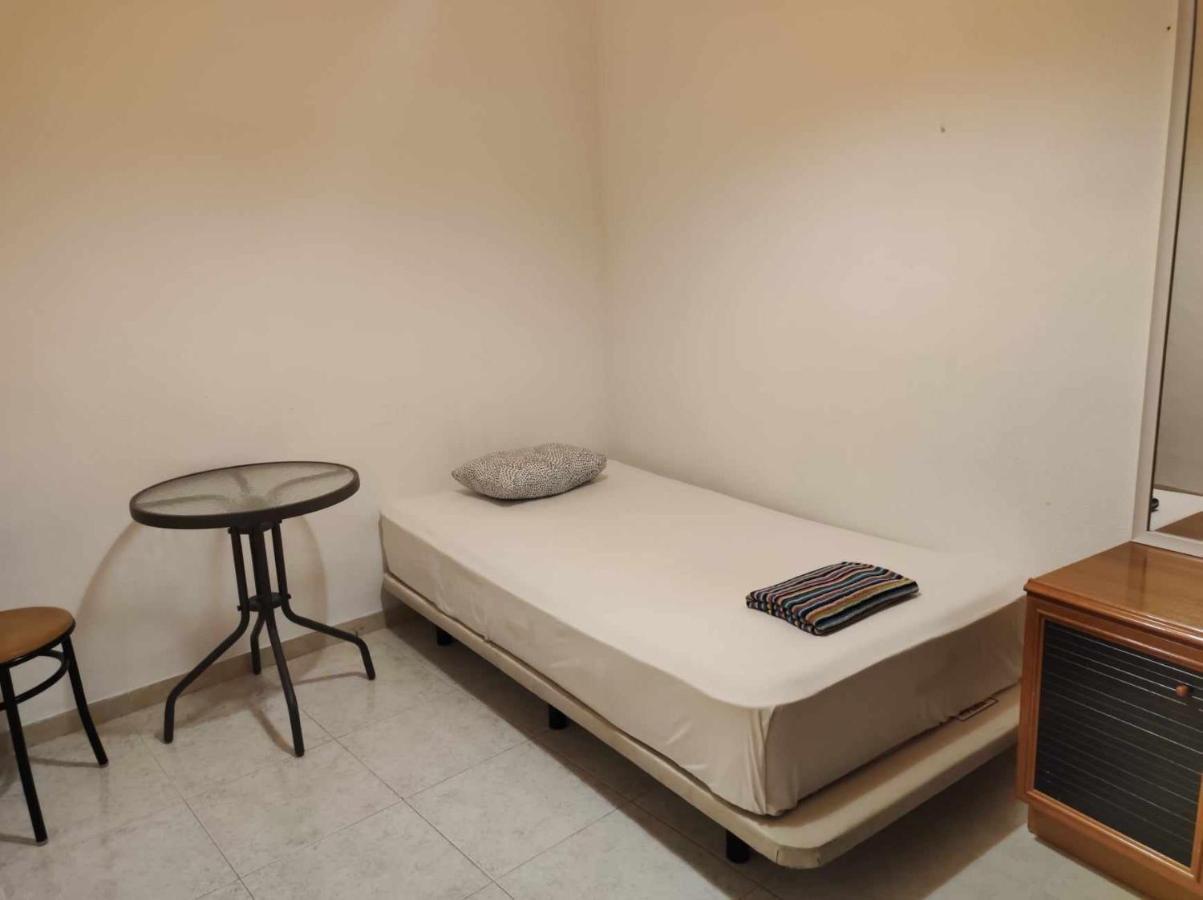 2- La Habitacion Del Piso Centro Homestay *