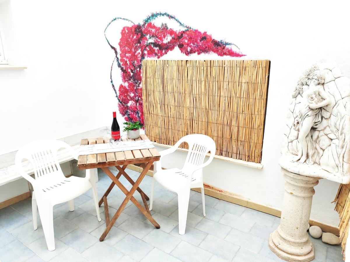 Apartamento Bonito Estudio Con Patio Interior En *