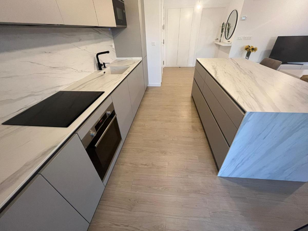 Apartamento Moderno Bajo Con Jardin *