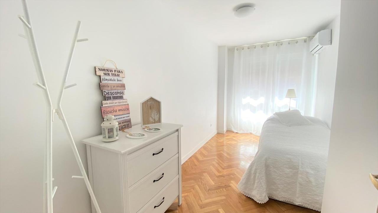 Rozas Centro Con Parking Incluido Apartamento