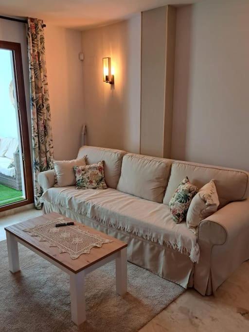Olivia Sunny 2 Bedroom Punta Prima *