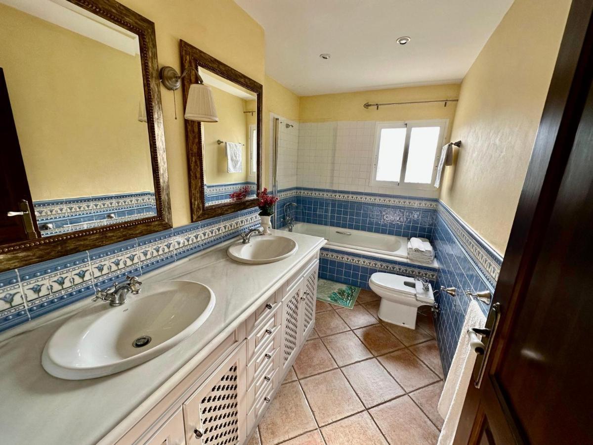 Villa Chalet Mediterranea A 75 Metros De La Playa. *