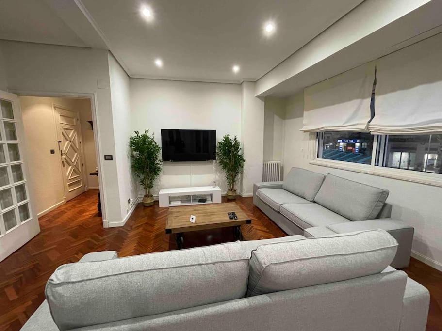 Piso Lujo En Gran Via Con Garaje Apartamento *