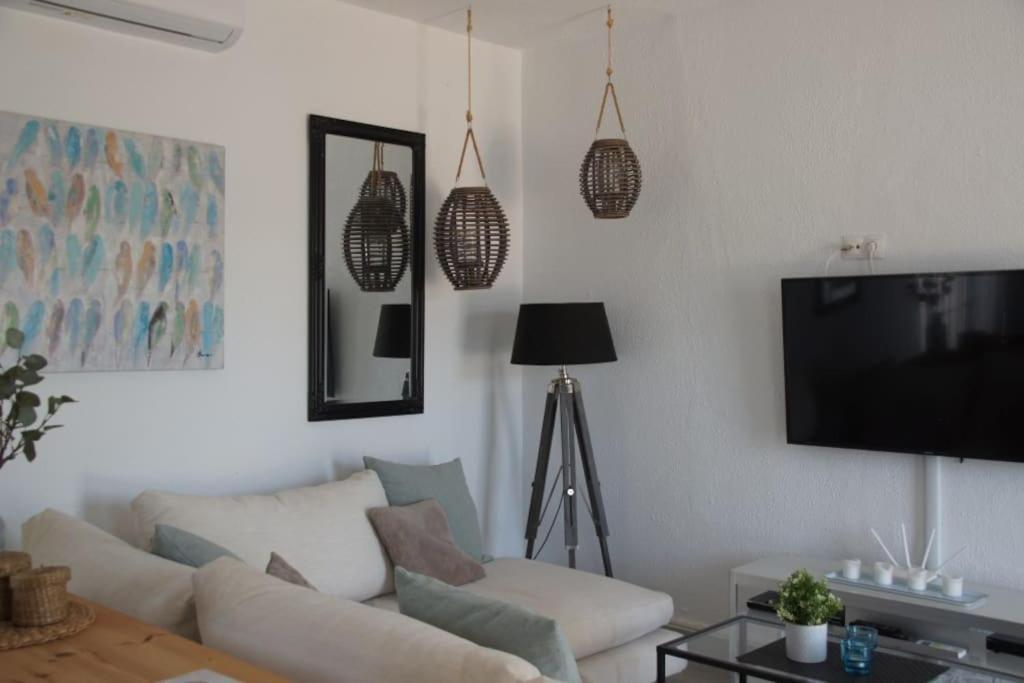 Casa De La Paz / Andalucia Villa *