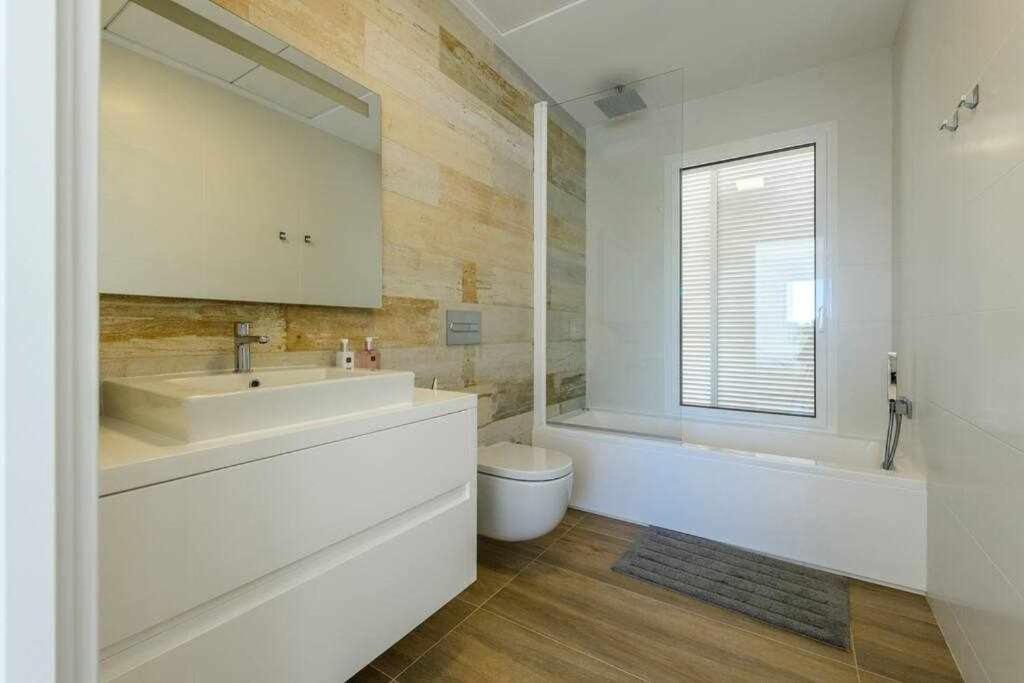 Lujoso Duplex En Colinas Golf & Country Club *