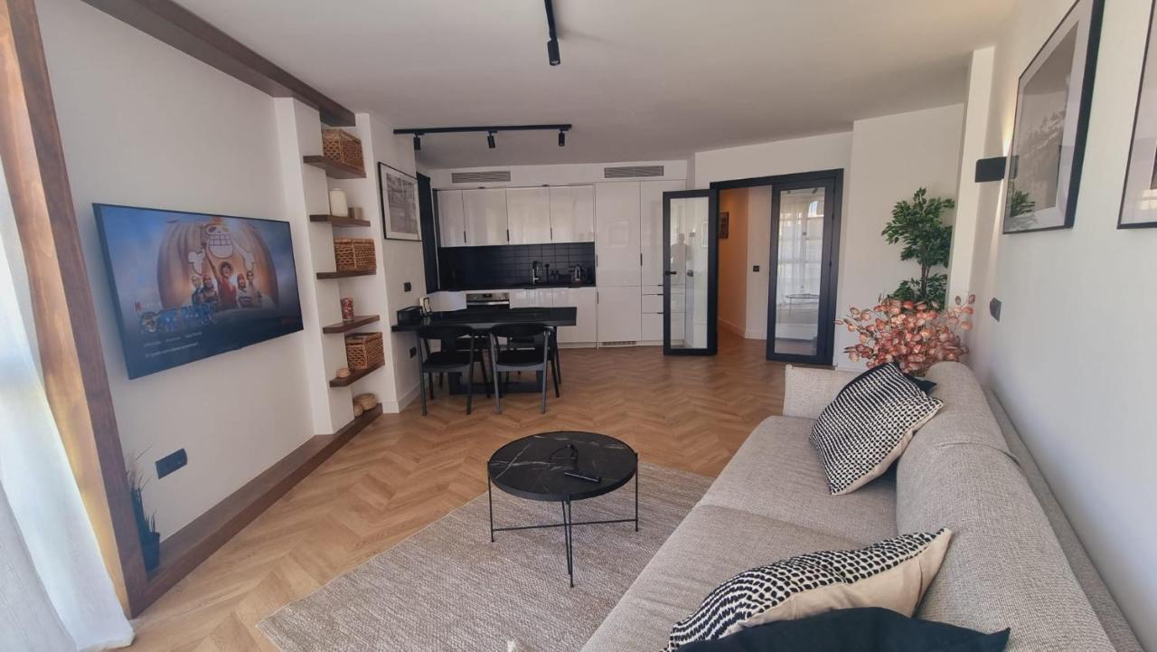 Luxe In Het Centrum Met Gratis Parkeerplek! Apartamento Málaga