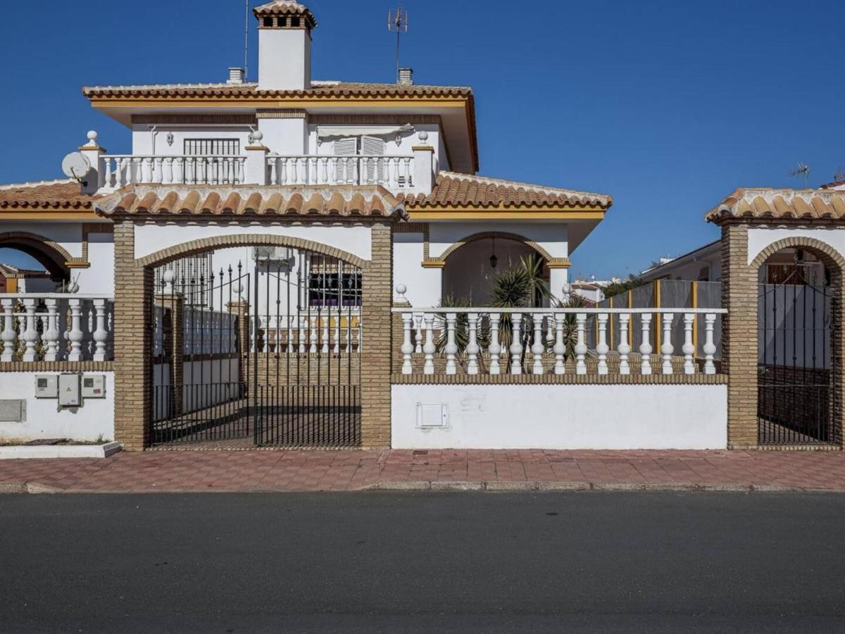 La Fonda De Julia Magnifica Casa Muy Luminosa Y Amplia Con Chimenea Y Barbacoa Holiday home Matalascanas
