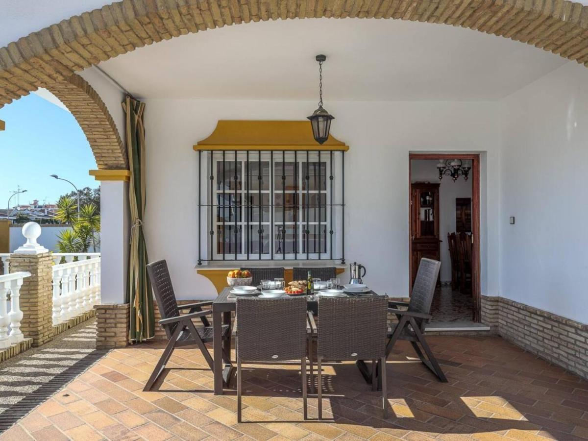 Holiday home La Fonda De Julia Magnifica Casa Muy Luminosa Y Amplia Con Chimenea Y Barbacoa Matalascanas