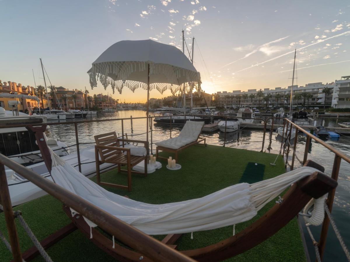 Botel La Maison De La Sotogrande