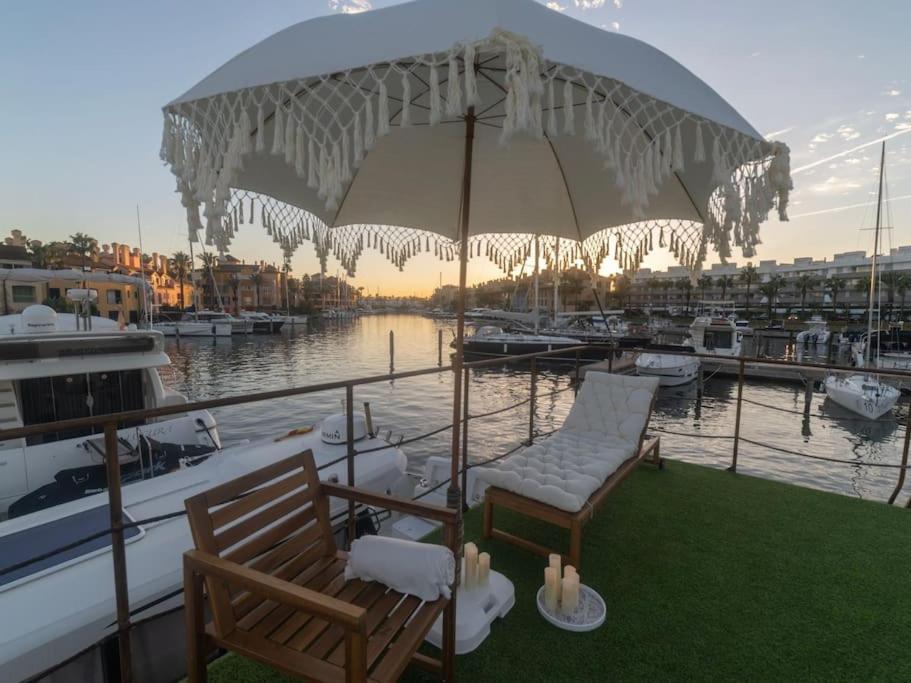 Botel La Maison De La Sotogrande
