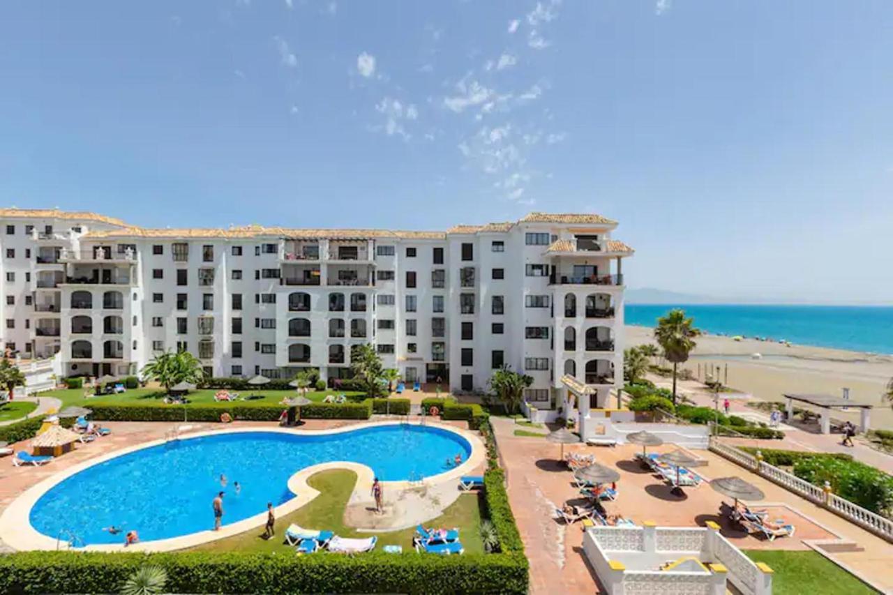Stunning Views Await You In Marina De La Duquesa Castillo de Sabinillas