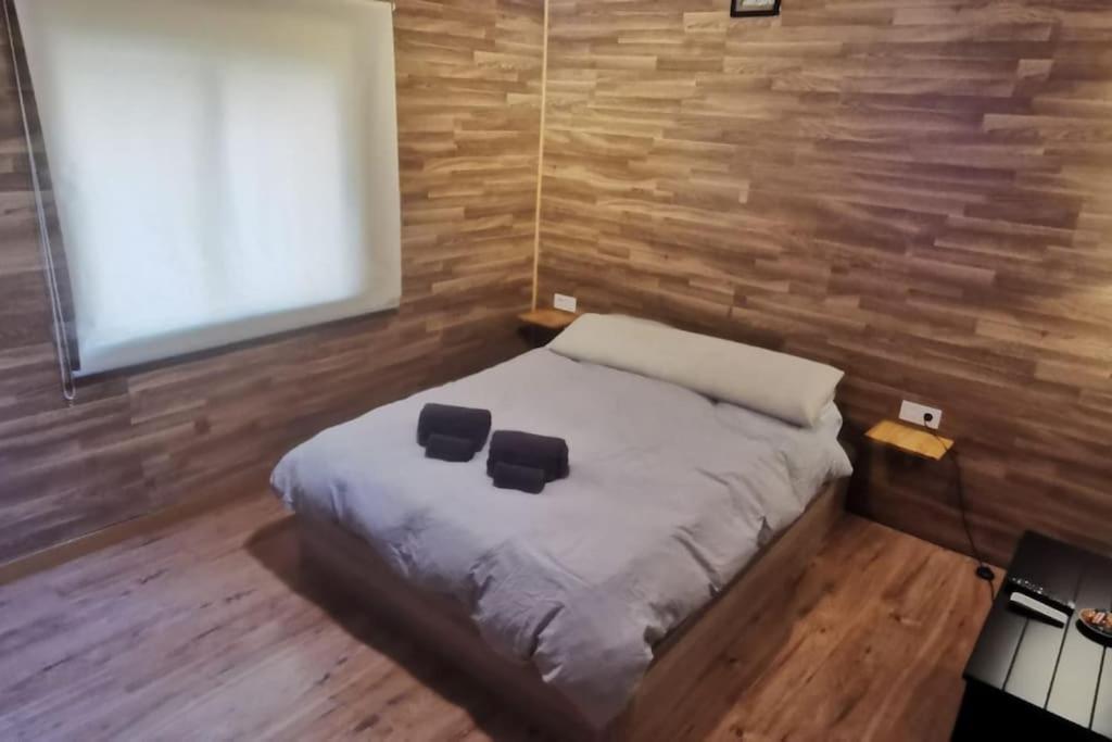 Comodo Piso Con Cocina, Salon Y Balcon