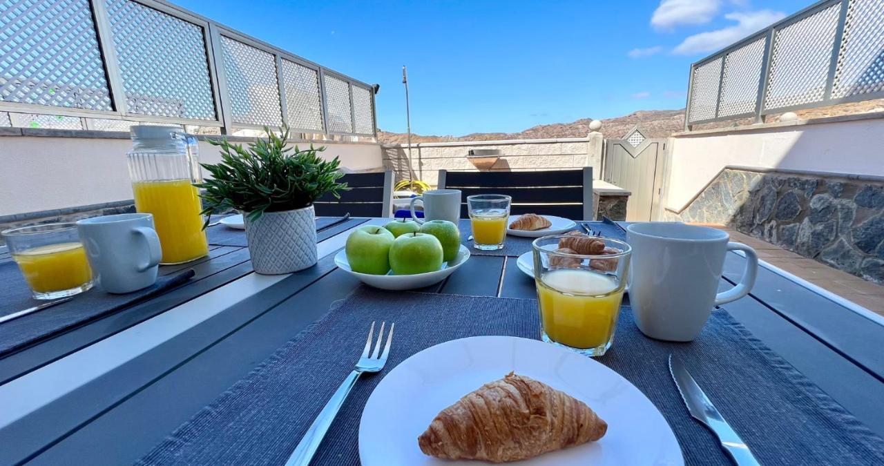 Spacious House With Pool Views And Bbq, Eternal Summer Serenity Holiday home