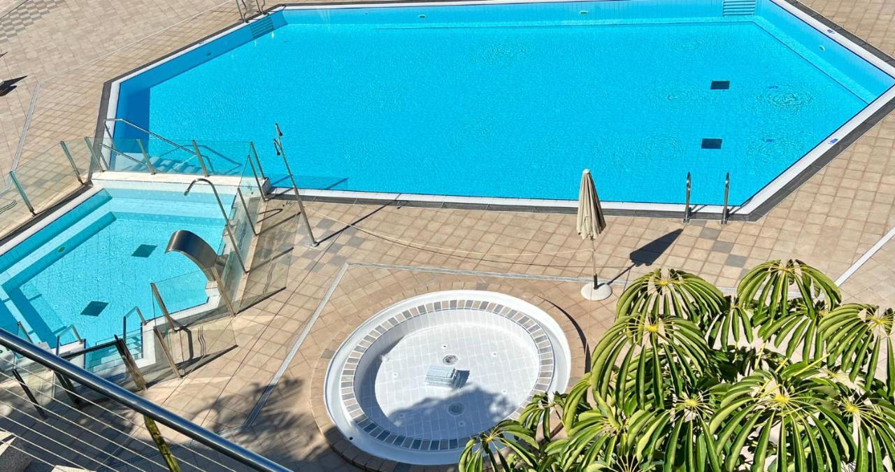 Spacious House With Pool Views And Bbq, Eternal Summer Serenity Mogan