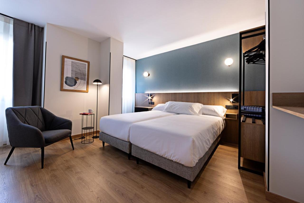 Colon 27 Apartahotel *
