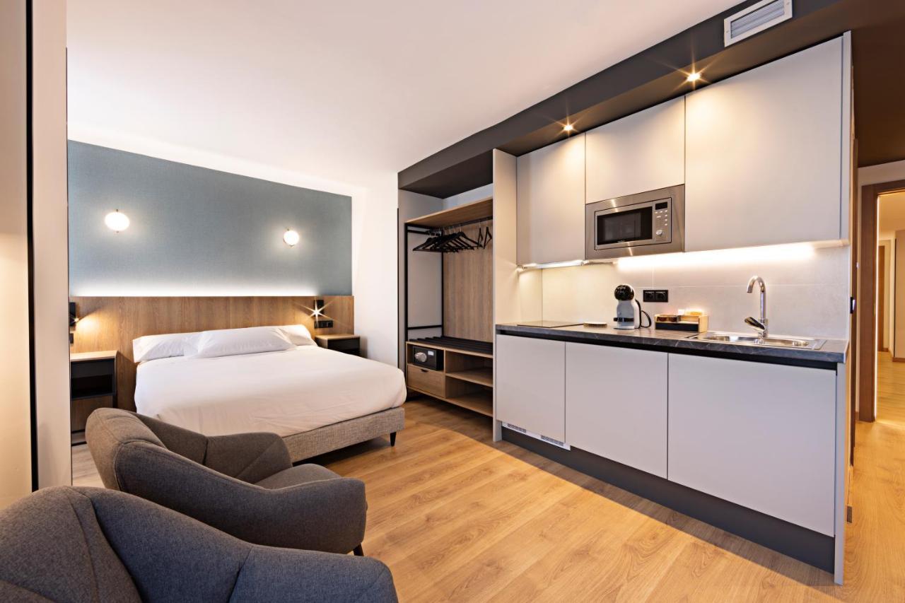 Apartahotel Colon 27 *