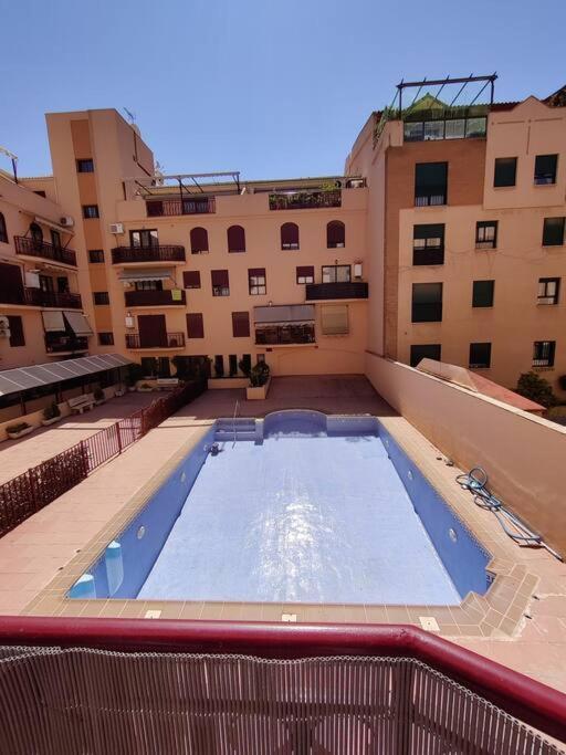 Apartamento, Piscina Y Parking Tico Medina Apartamento