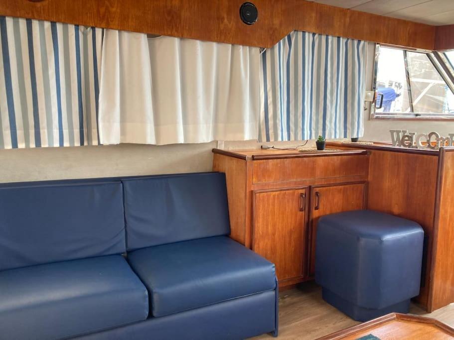 El Yate De La Ria Hotel en barco *