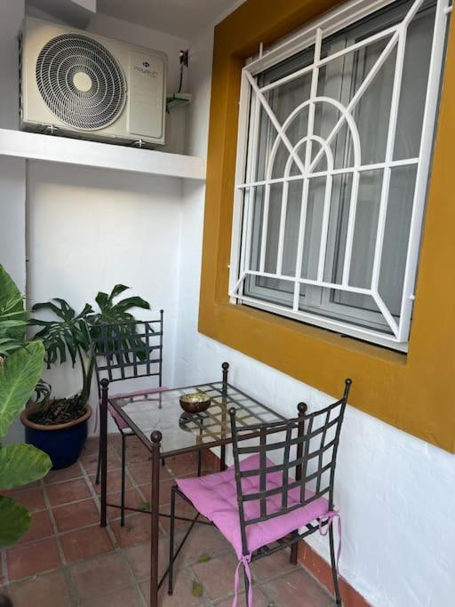 A 8km Sevilla Centro Apartment *