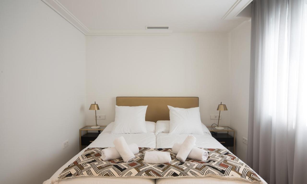 Rey De Flats - Arenal Seville