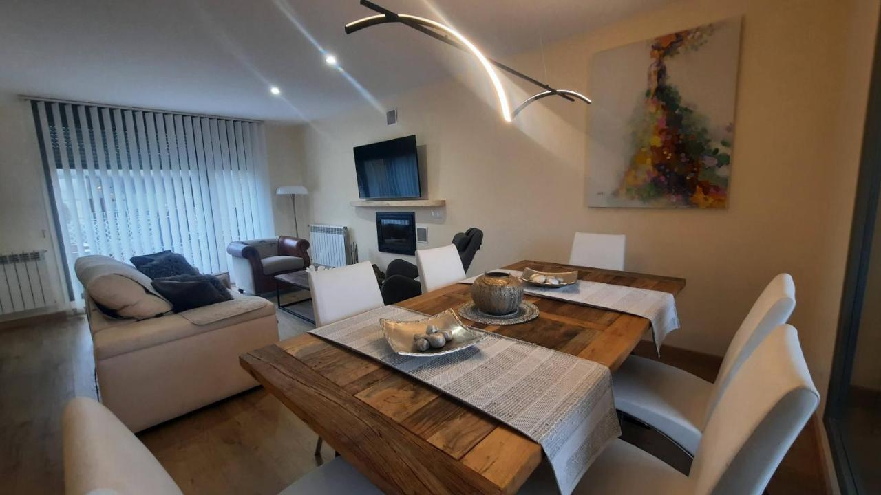 Duplex Terraza Golf 3 2 Banos Сasa de vacaciones Sabiñánigo