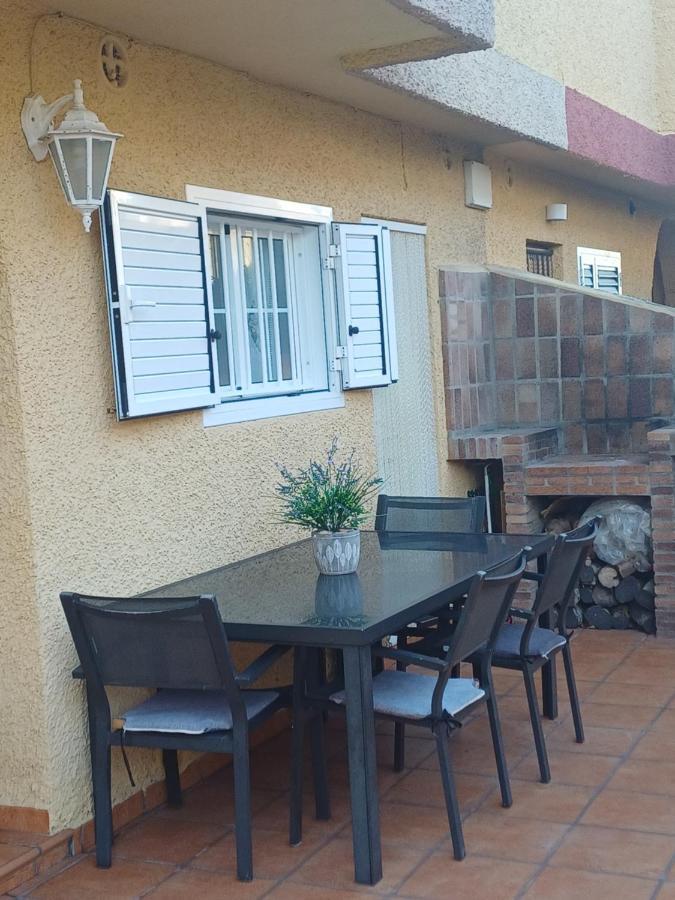 Adosado/casa Con Terraza Y Buhardilla. Playa El Сasa de vacaciones Perelló