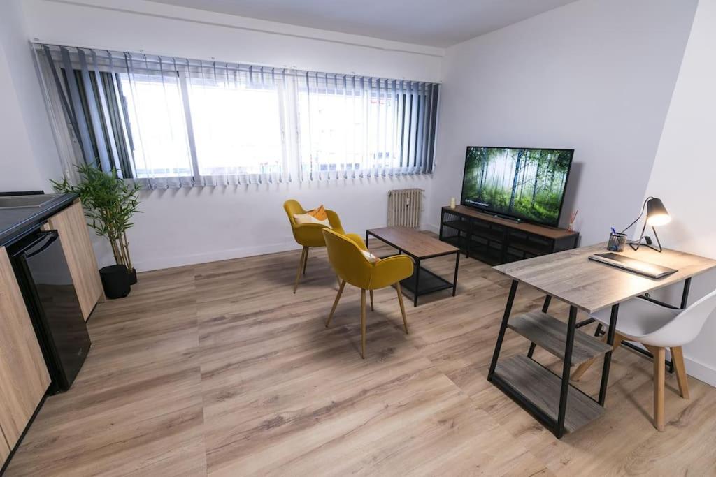 Estudio-oficina Moderno, Centro De