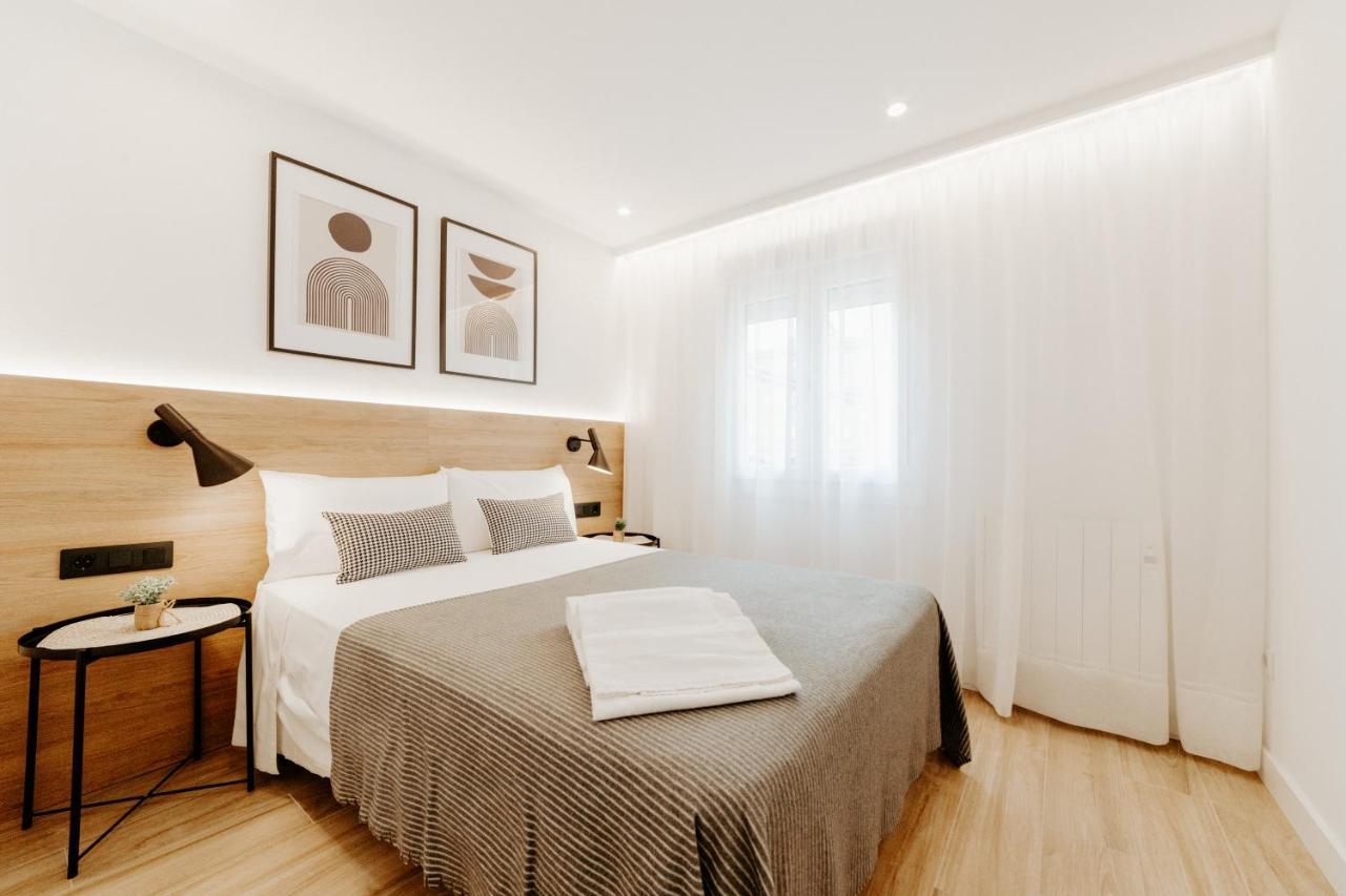 Plaza Apartment *
