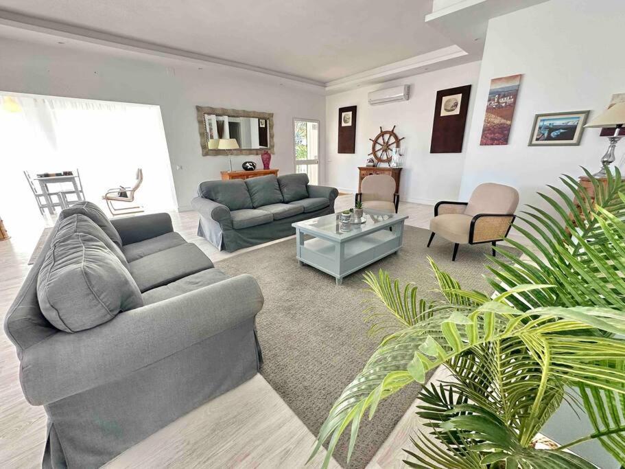 Villa Capitano -seaviews -4 Bedrooms - La Cala *
